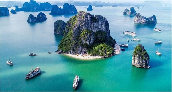 Quang Ninh tam ngung cap phep tau du lich bien de phong tranh bao so 2 - Anh 1