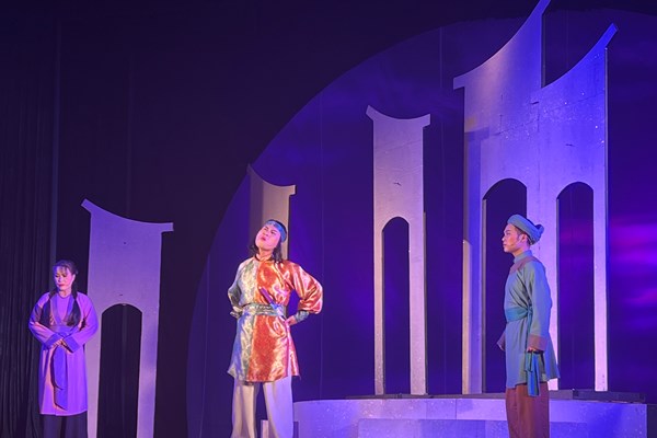 Vở cải lương “Những đứa con oan nghiệt”:  Tích xưa để giáo dục nay - Anh 2