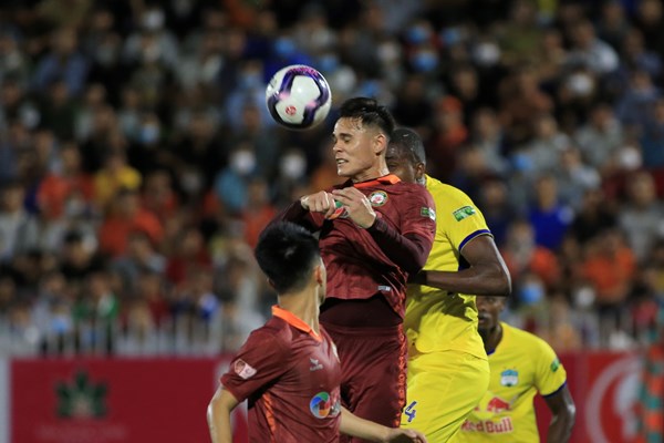 V.League trở lại đầy hấp dẫn - Anh 1