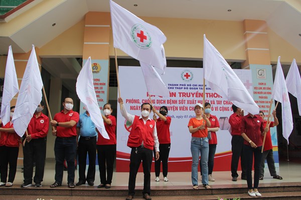 TP.HCM: Ra quân truyền thông phòng, chống dịch bệnh sốt xuất huyết và tay chân miệng - Anh 1