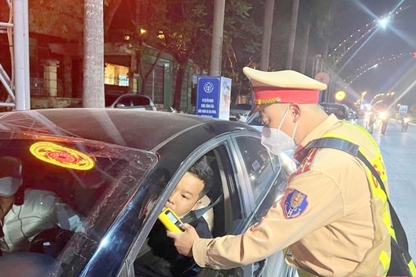 Thanh Hóa: Xử phạt vi phạm trật tự an toàn giao thông hơn 82 tỉ đồng - Anh 1