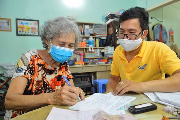 Cần chính sách an sinh cho nhóm người “ở giữa” - Anh 1