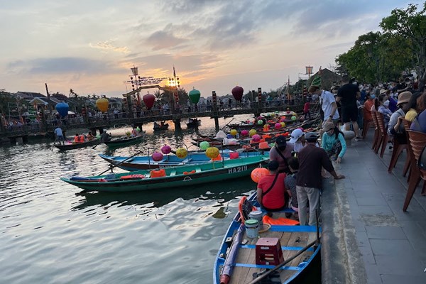 Hội An chấn chỉnh, xây dựng ghe bơi du lịch thành sản phẩm văn hóa - Anh 2