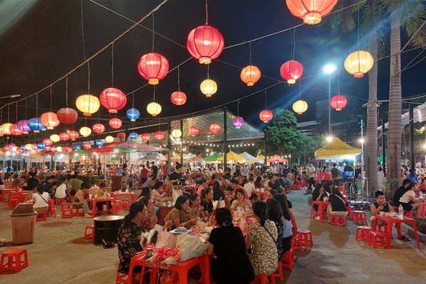 Đà Nẵng:  Hút khách từ dịch vụ ban đêm - Anh 1