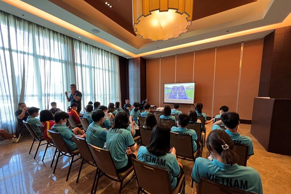 Đội tuyển nữ Việt Nam sẵn sàng gặp Campuchia - Anh 1