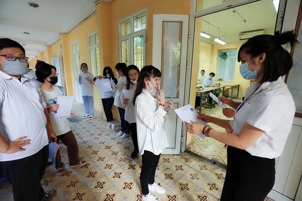 Gần 1 triệu thí sinh dự thi môn đầu tiên Kỳ thi tốt nghiệp THPT - Anh 2