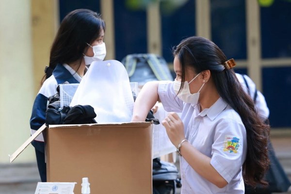 Gần 1 triệu thí sinh dự thi môn đầu tiên Kỳ thi tốt nghiệp THPT - Anh 8