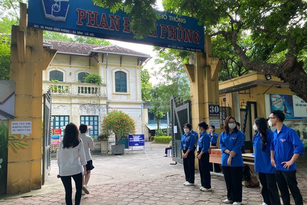 Thí sinh bắt đầu ngày thi đầu tiên kỳ thi tốt nghiệp THPT năm 2022 - Anh 1