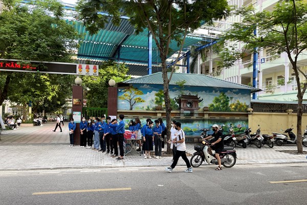 Thí sinh bắt đầu ngày thi đầu tiên kỳ thi tốt nghiệp THPT năm 2022 - Anh 8