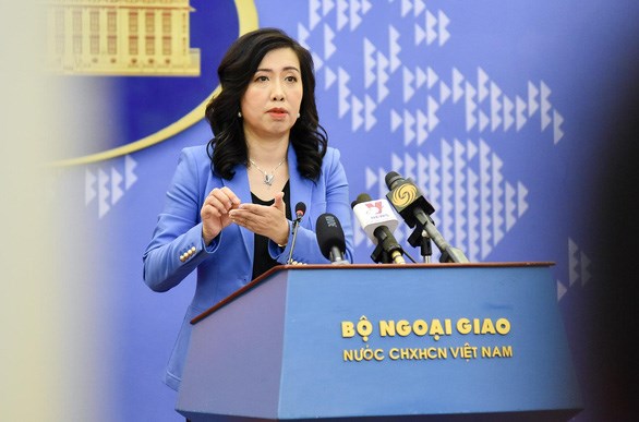 Nâng cao nhận thức của công dân Việt Nam về pháp luật và văn hoá, phong tục của nước sở tại - Anh 1