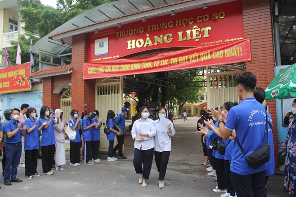 Kết thúc ngày thi tốt nghiệp THPT đầu tiên: Đề thi Toán và Ngữ văn có tính phân loại cao - Anh 4