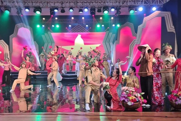 Chương trình nghệ thuật Bản hùng ca bất diệt: Lửa thiêng cháy mãi - Anh 1