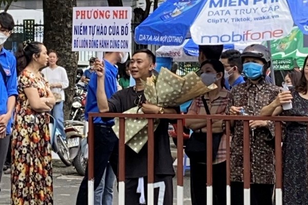 Ngày thi thứ 2: Thí sinh phấn khởi vì đề thi “vừa sức” - Anh 3