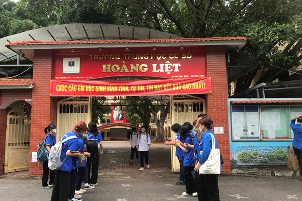 Ngày thi thứ 2: Thí sinh phấn khởi vì đề thi “vừa sức” - Anh 6