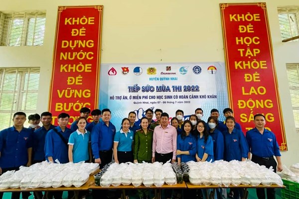 Nét đẹp văn hóa làm ấm lòng sĩ tử - Anh 4