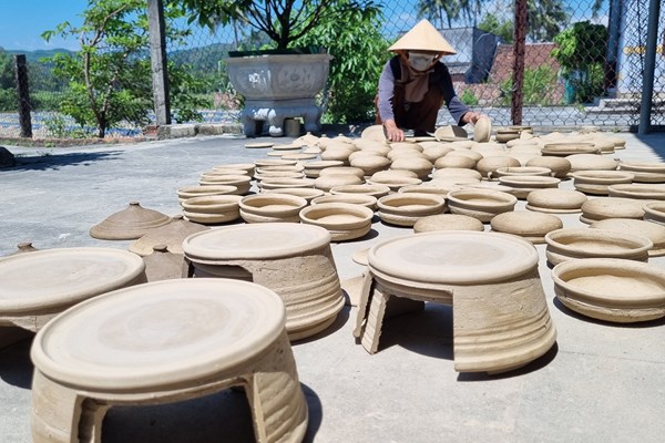 Làng gốm mộc bên đầm An Khê - Anh 4