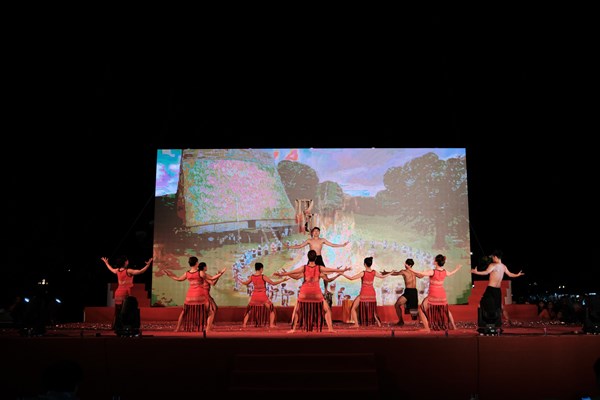 Sắc màu di sản văn hóa vùng, miền trên quê hương xứ Quảng - Anh 9