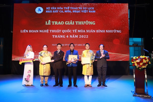 Trao giải Liên hoan Nghệ thuật quốc tế hữu nghị 