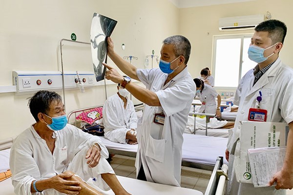 Dấu hiệu cần đi khám bệnh tắc động mạch chi dưới mạn tính - Anh 1