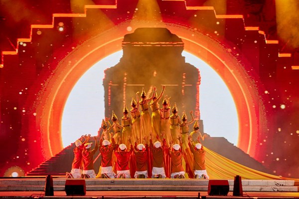 Đại nhạc hội Take me to the Sun - “chỉ dấu” hồi sinh mạnh mẽ du lịch Đà Nẵng - Anh 3