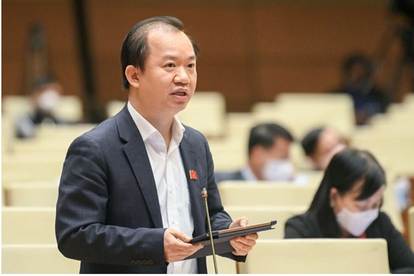ĐBQH Bùi Hoài Sơn: 'Nghệ sĩ, người nổi tiếng nhất thiết phải giữ gìn hình ảnh của mình' - Anh 1