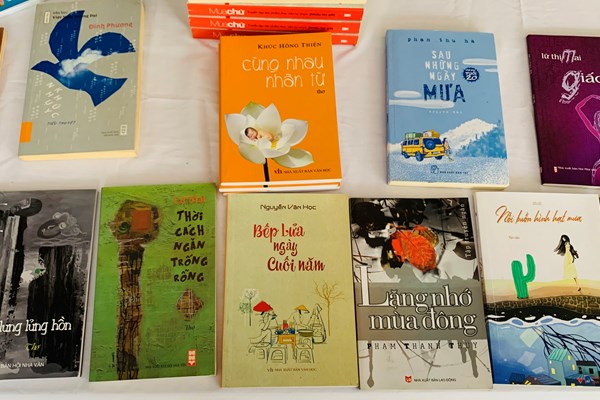 “Lạ hóa” những cuộc chơi văn chương - Anh 1
