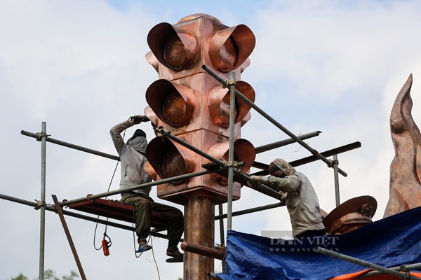 Xung quanh nhiều ý kiến trái chiều về cụm tượng CSGT và PCCC ở Hà Nội: Người trong cuộc nói gì? - Anh 1