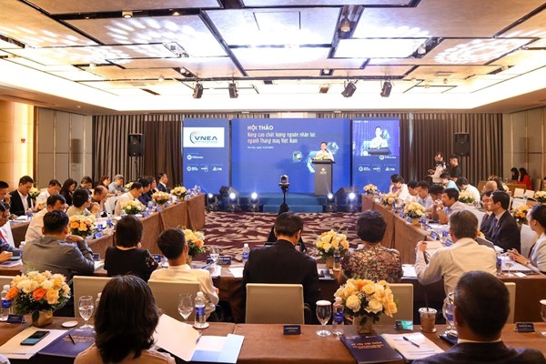 Nâng cao chất lượng nguồn nhân lực ngành thang máy Việt Nam - Anh 2