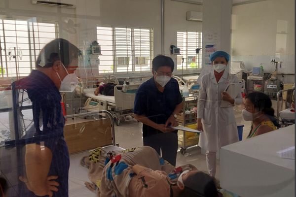 Phân tuyến điều trị bệnh nhân sốt xuất huyết - Anh 1