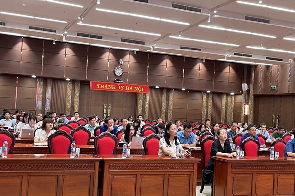 Tuyên truyền cổ vũ những vấn đề mới, chủ trương mới của Đảng - Anh 2