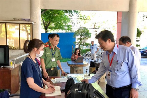 Chấm thi tốt nghiệp THPT: Nhiều biện pháp giám sát chéo - Anh 1