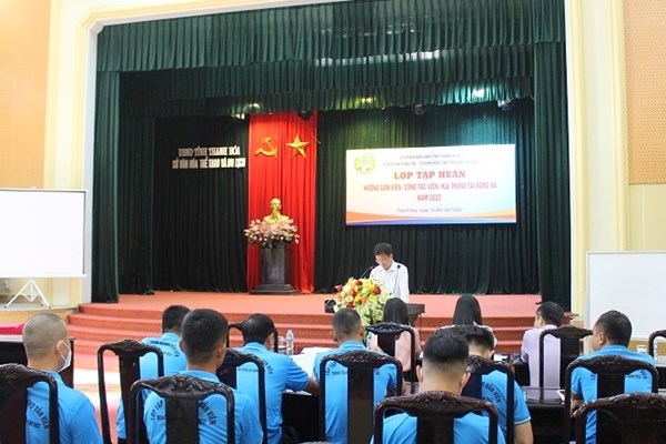 Thanh Hóa:  60 học viên được trang bị kiến thức chuyên môn về bóng đá - Anh 1