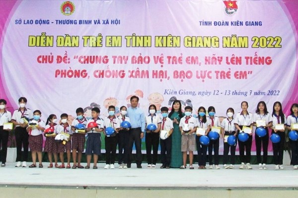 Kiên Giang chung tay bảo vệ trẻ em phòng, chống xâm hại trẻ em - Anh 1