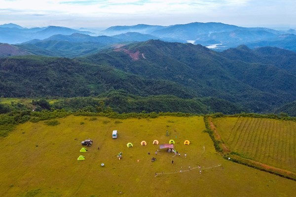Quảng Ngãi chấp thuận khảo sát làm dự án điện gió ở thảo nguyên Bùi Hui - Anh 1