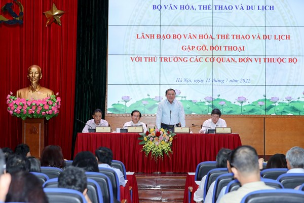 Lần đầu tiên lãnh đạo Bộ VHTTDL đối thoại với thủ trưởng các đơn vị trực thuộc Bộ - Anh 1
