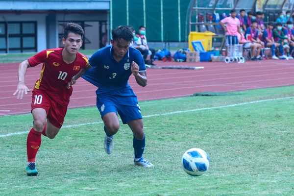 HLV Đinh Thế Nam: Tinh thần là yếu tố quan trọng nhất - Anh 1