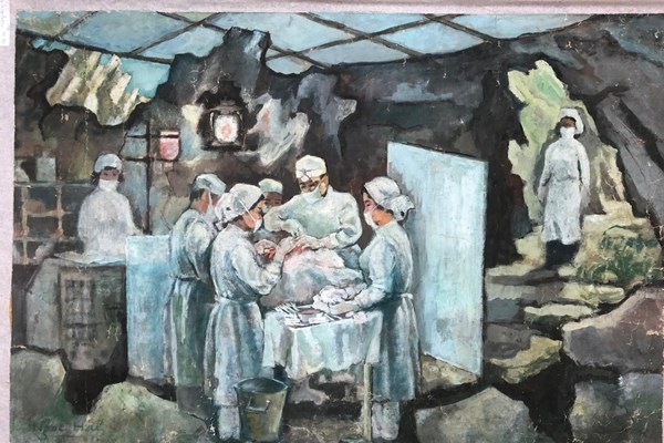 Quá khứ hào hùng trong triển lãm mỹ thuật “Còn mãi với thời gian” - Anh 1