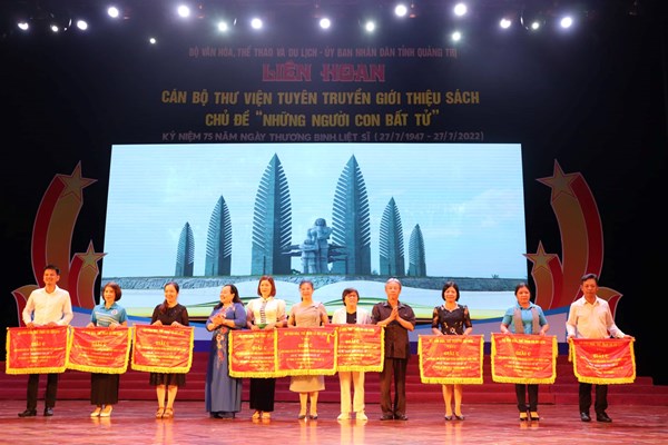 Bế mạc Liên hoan cán bộ thư viện tuyên truyền giới thiệu sách - Anh 2