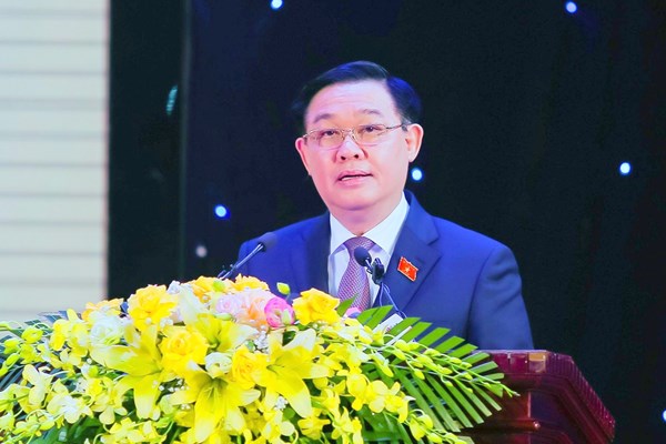 Chủ tịch Quốc hội Vương Đình Huệ dự Lễ trao bằng Tổ quốc ghi công - Anh 2