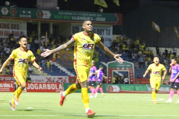 Đông Á Thanh Hóa được thưởng nóng 600 triệu sau trận thắng đậm Sài Gòn FC - Anh 1
