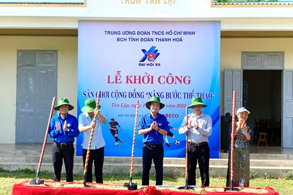 Sôi động ngày cao điểm tình nguyện chung tay xây dựng nông thôn mới - Anh 4