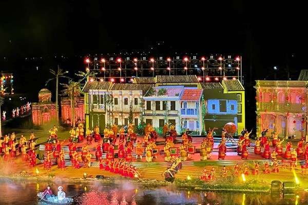 Du lịch Quảng Nam đón 2,3 triệu lượt khách - Anh 2