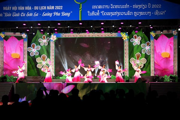 'Bản tình ca Sơn La-Luông Pha Băng': Kết nối văn hóa, thắm tình hữu nghị Việt - Lào - Anh 9