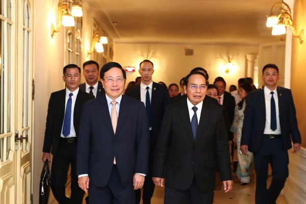 Nồng thắm giai điệu Lào - Việt giữa Thủ đô Hà Nội - Anh 2