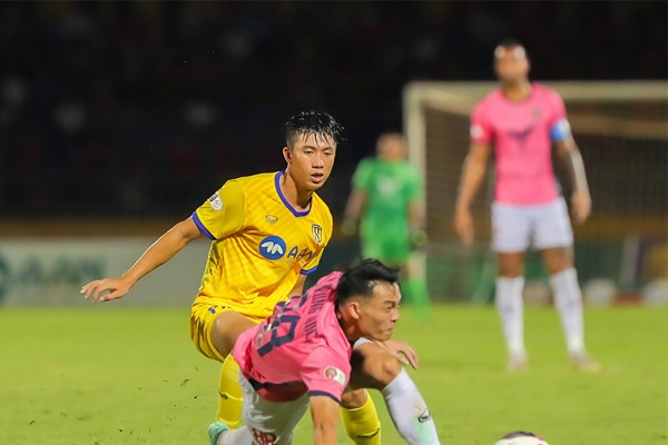 Vòng 8 V.League 2022: Cuộc chiến ngôi đầu - Anh 1
