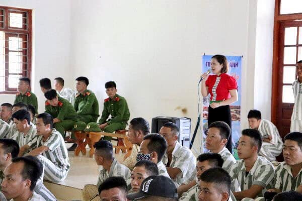 Giáo dục, cảm hóa phạm nhân bằng những trang sử truyền thống - Anh 2