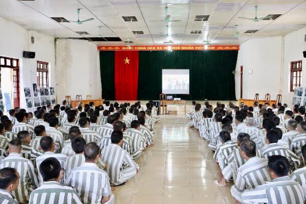 Giáo dục, cảm hóa phạm nhân bằng những trang sử truyền thống - Anh 3