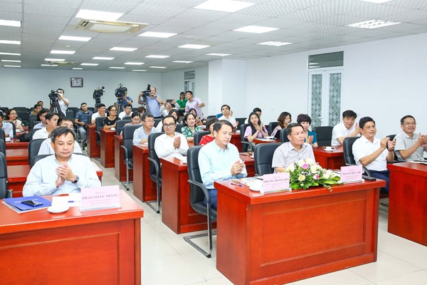 Phát động giải báo chí tuyên truyền về sử dụng năng lượng tiết kiệm, hiệu quả - Anh 2
