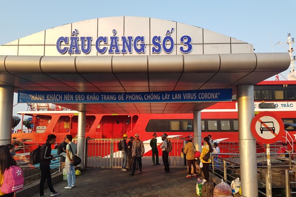 Tạm dừng tàu phà ra đảo Phú Quốc và Nam Du - Anh 1