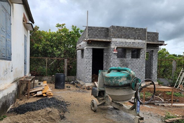 Khi xã nghèo xây dựng 8 nhà vệ sinh lên đến 1,6 tỉ đồng - Anh 2